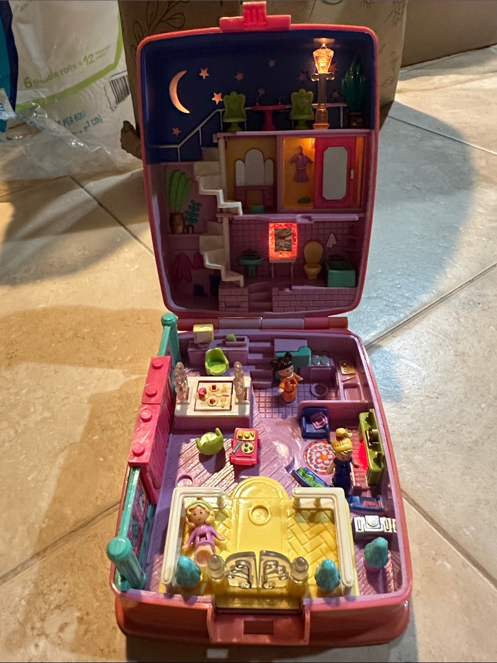 Polly Pocket Vintage Dollhouse